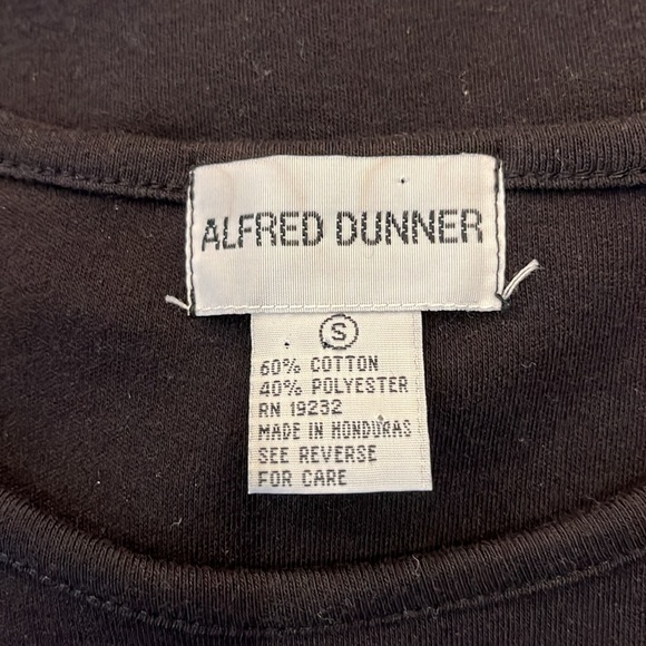 EUC Vintage Alfred Dunner embroidered floral patterned short sleeve black tshirt - Picture 7 of 8